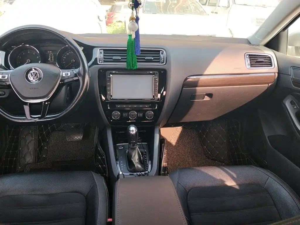 Volkswagen Sagitar — миниатюра 10