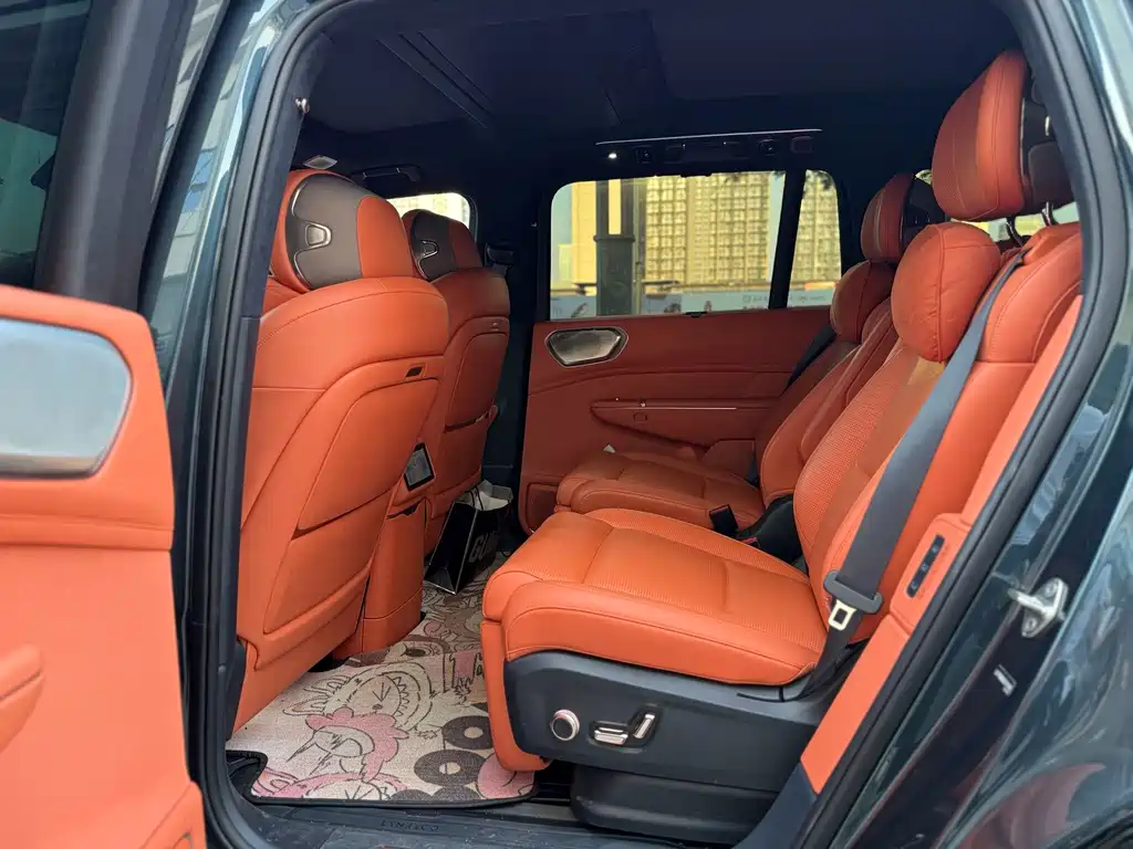 Lynk & Co 900 — миниатюра 8