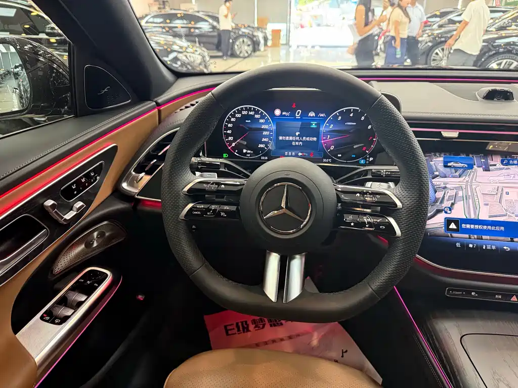 Mercedes-Benz E-Class — миниатюра 18