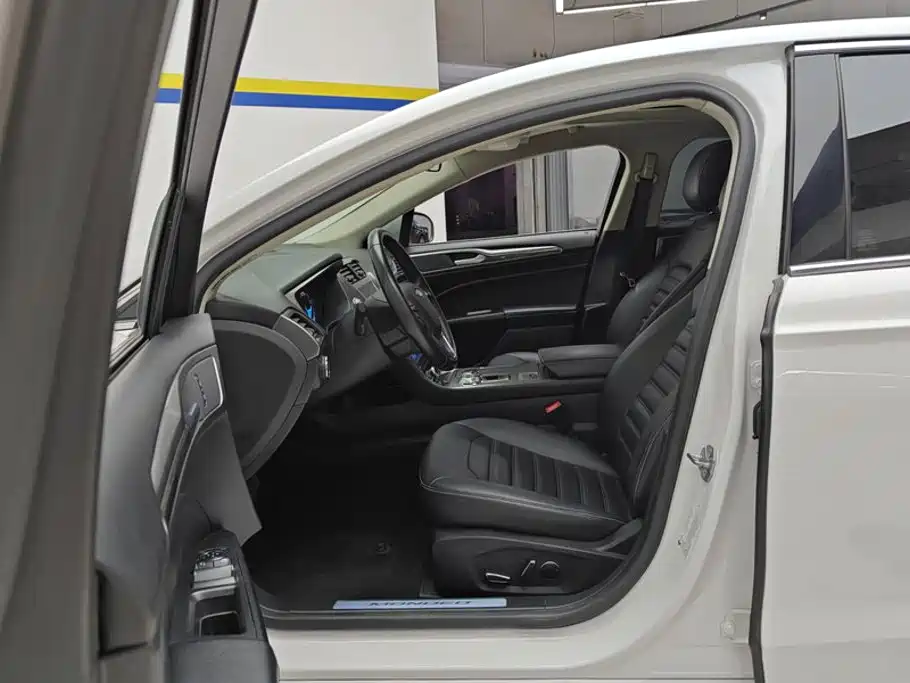 Ford Mondeo — миниатюра 9
