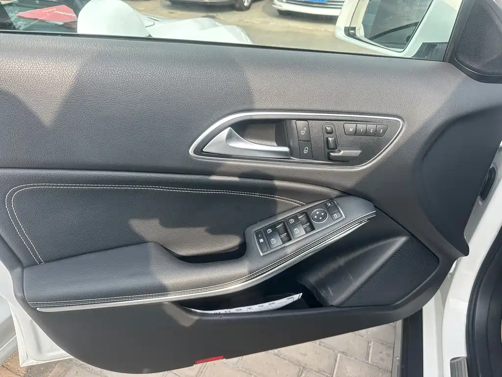 Mercedes-Benz GLA — миниатюра 6