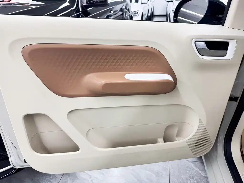 Wuling MINIEV — миниатюра 12
