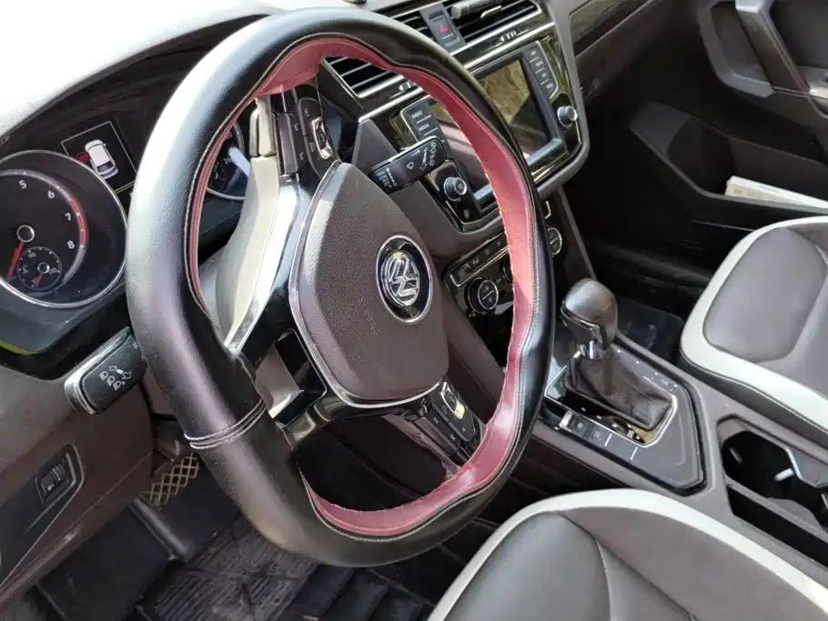 Volkswagen Tiguan L — миниатюра 15