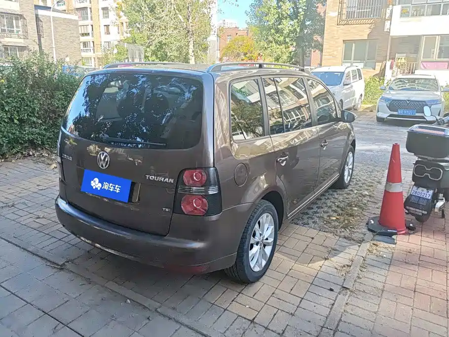Volkswagen Touran — миниатюра 3