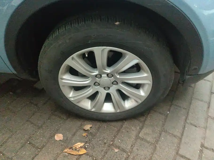 Land Rover Discovery Sport — миниатюра 6