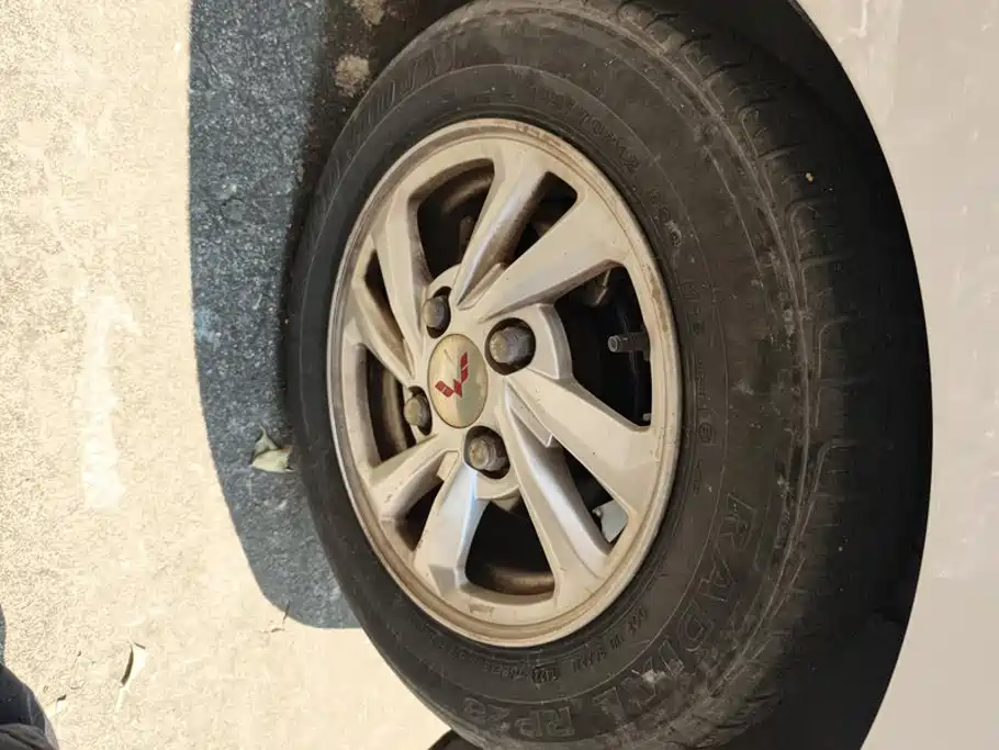 Wuling MINIEV — миниатюра 6