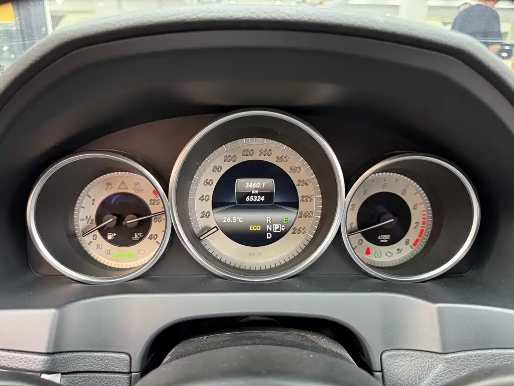 Mercedes-Benz E-Class (Import) — миниатюра 19