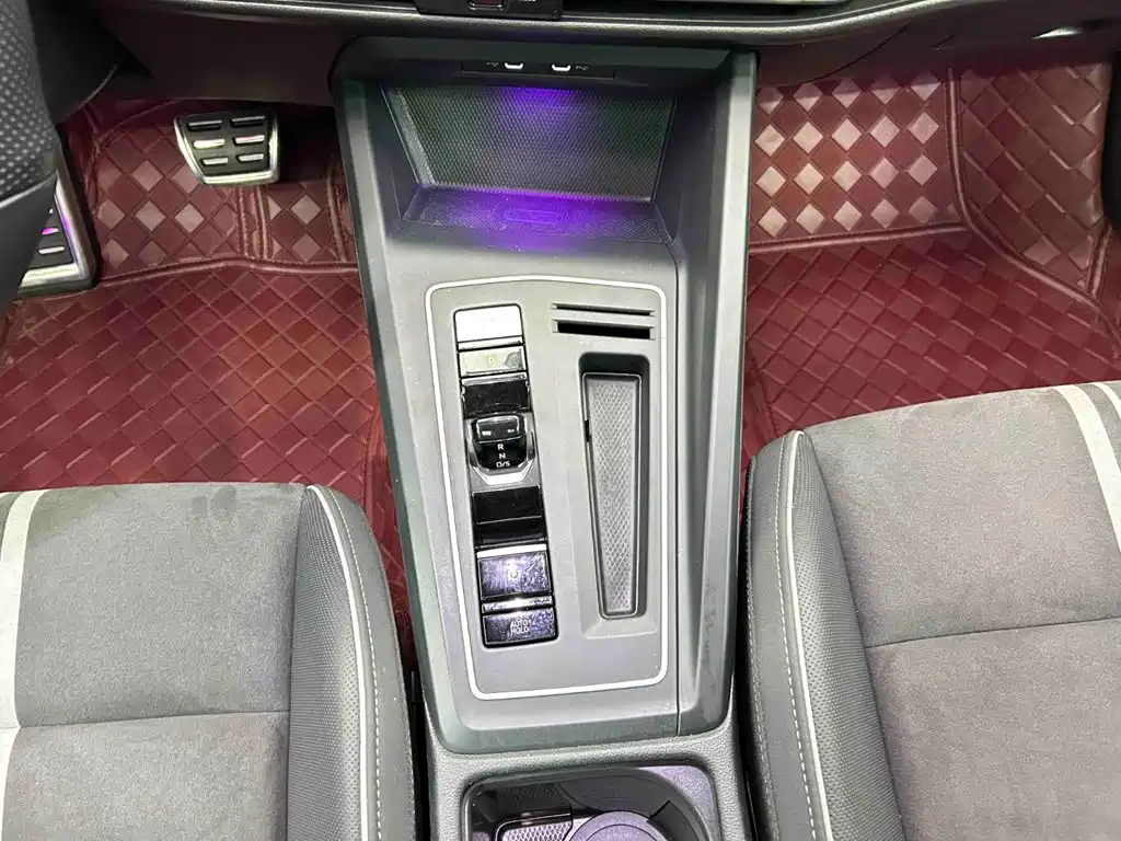 Volkswagen Golf — миниатюра 10