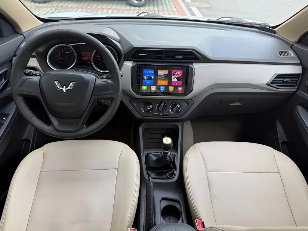 Wuling Hongguang — миниатюра 9