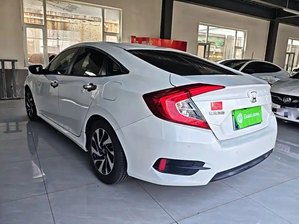 Honda Civic — миниатюра 5