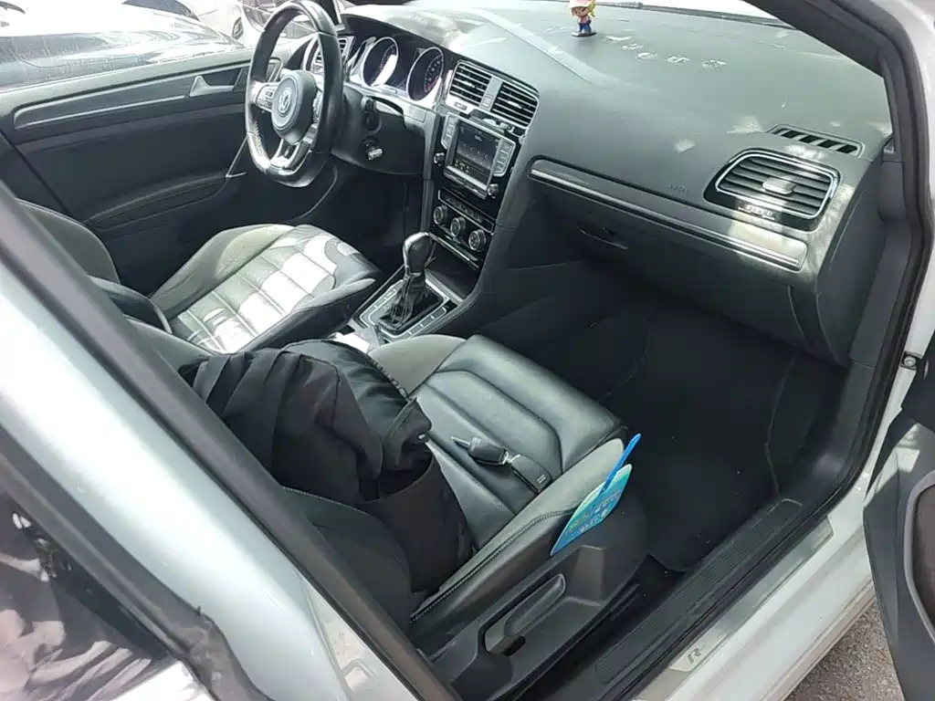 Volkswagen Golf — миниатюра 9