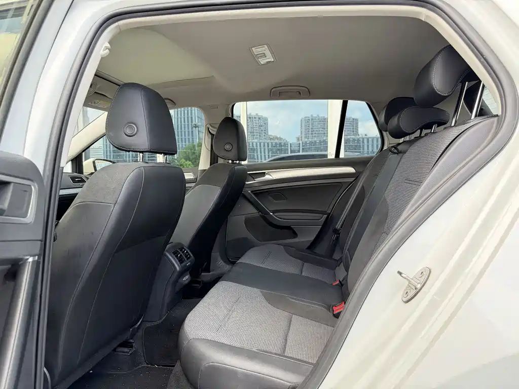 Volkswagen Golf — миниатюра 11