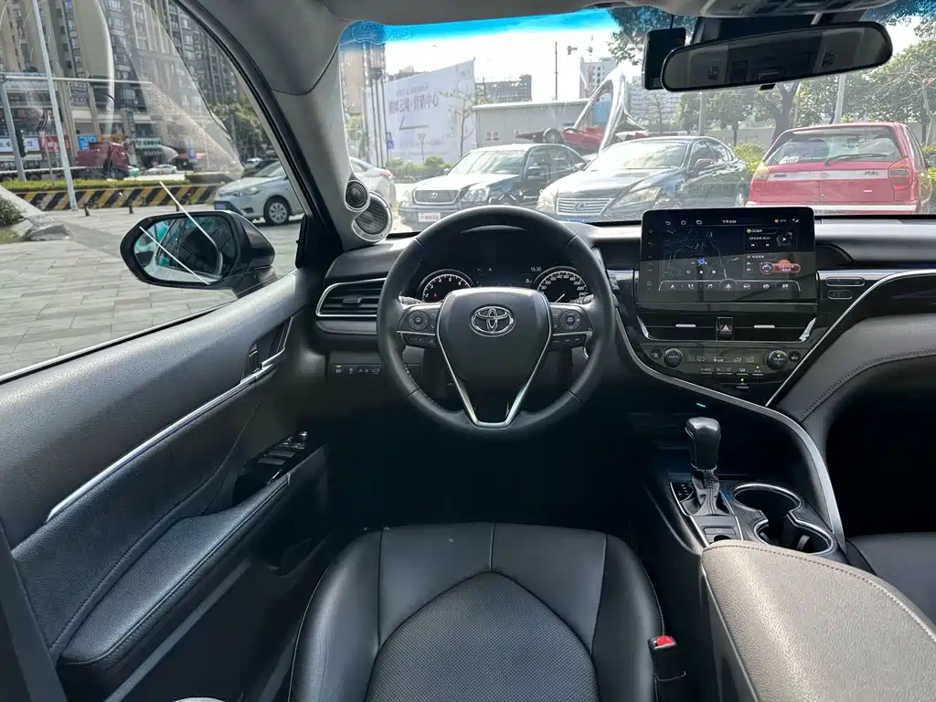Toyota Camry — миниатюра 21