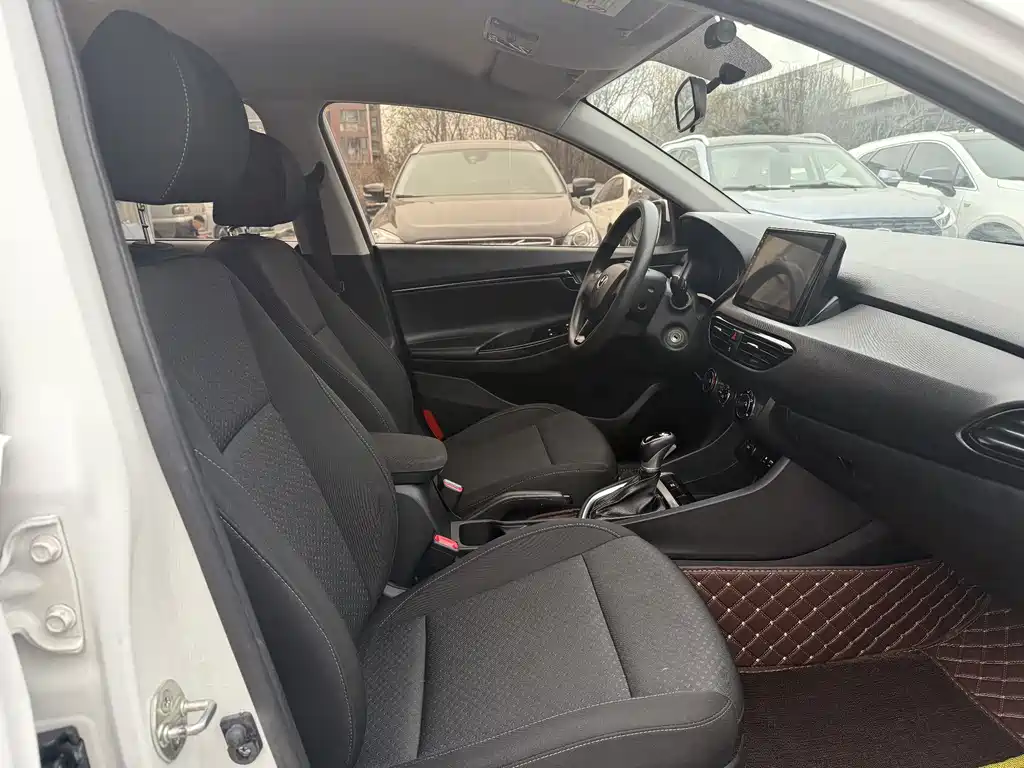 Hyundai Elantra — миниатюра 7