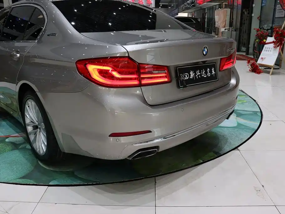 BMW 5 Series New Energy — миниатюра 24