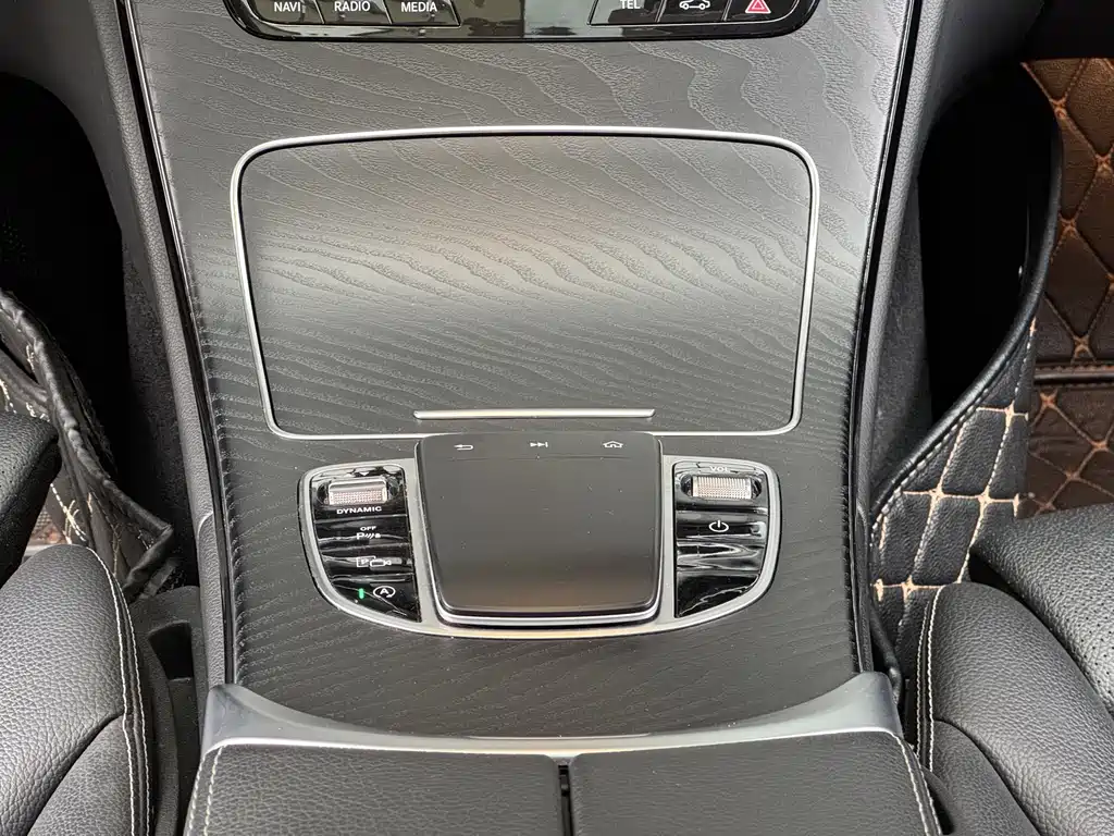 Mercedes-Benz C-Class — миниатюра 13