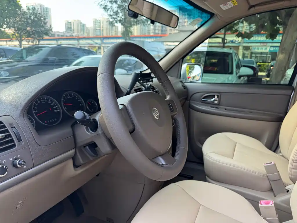 Buick GL8 — миниатюра 11