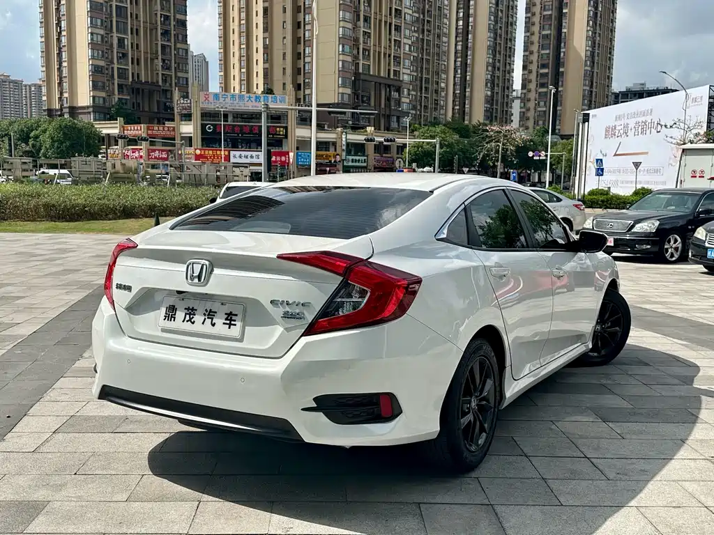 Honda Civic — миниатюра 8