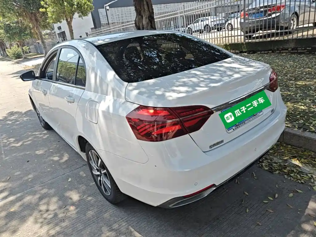Geely Emgrand — миниатюра 5
