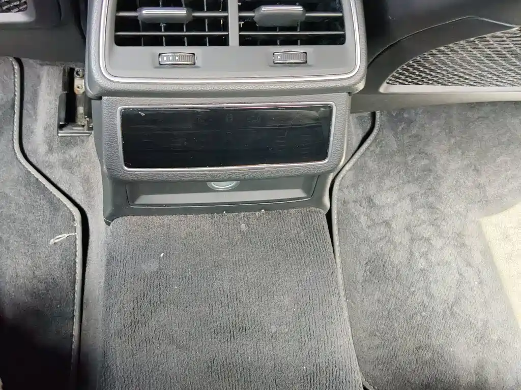 Audi A6L — миниатюра 12