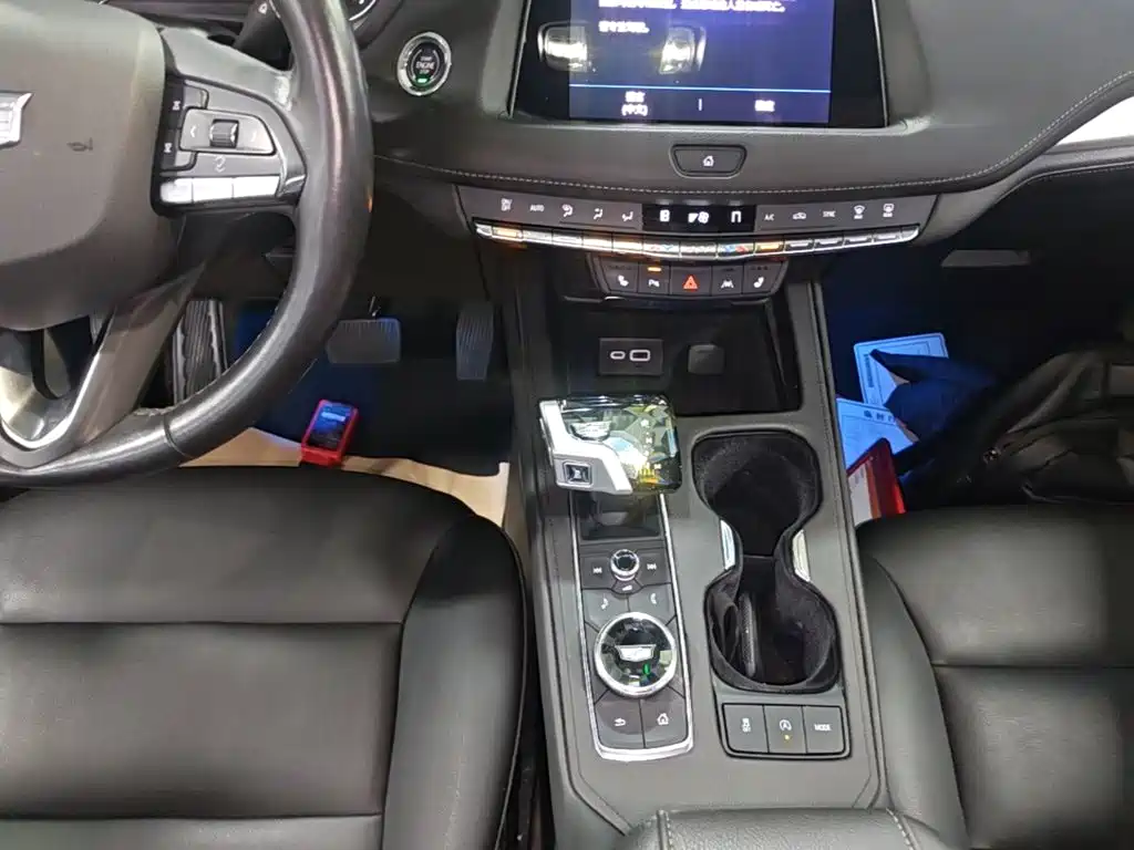 Cadillac XT4 — миниатюра 14