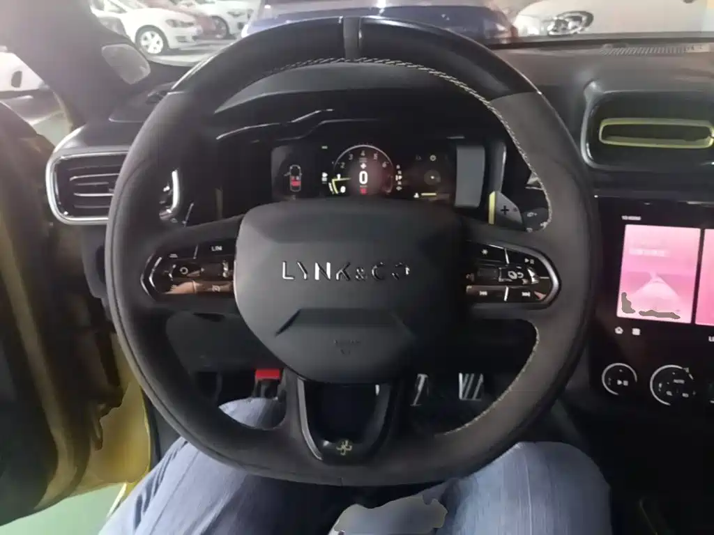 Lynk & Co 03 — миниатюра 11