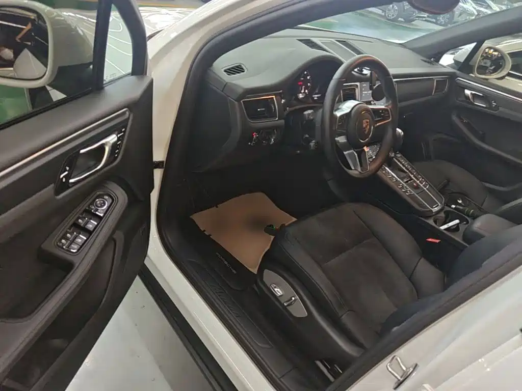 Porsche Macan — миниатюра 16
