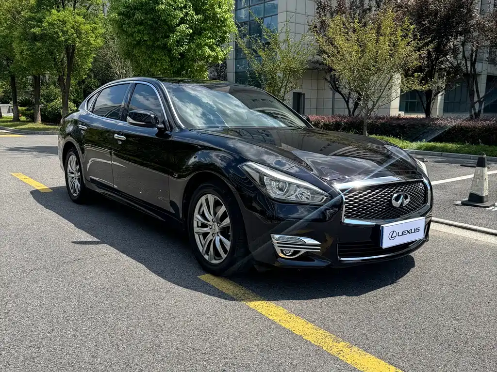 Infiniti Q70 — миниатюра 3