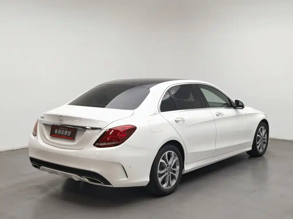 Mercedes-Benz C-Class — миниатюра 2