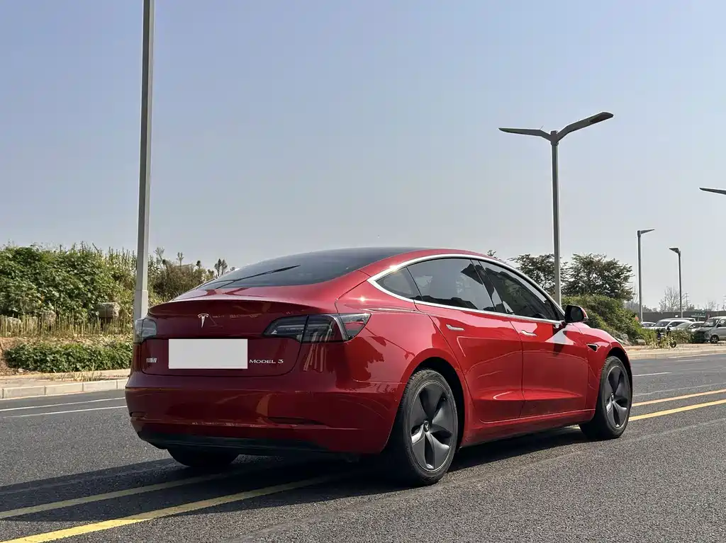 Tesla Model 3 — миниатюра 11