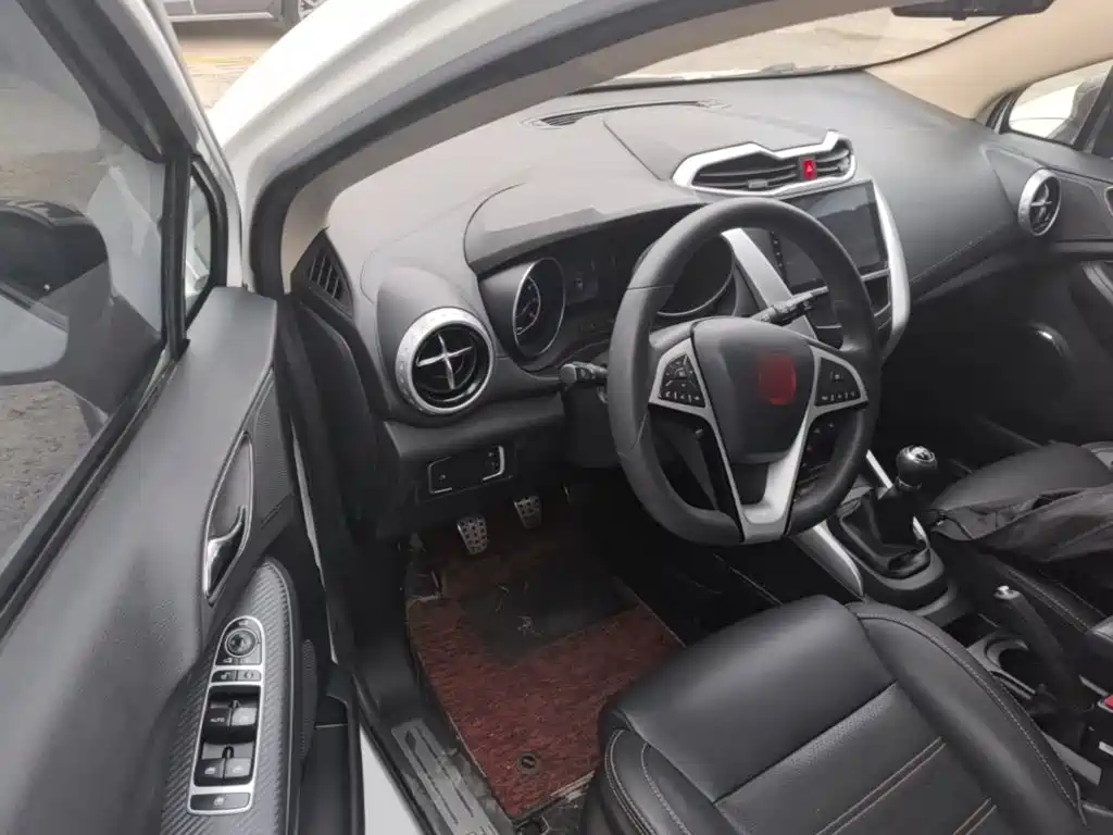 BYD Yuan — миниатюра 16