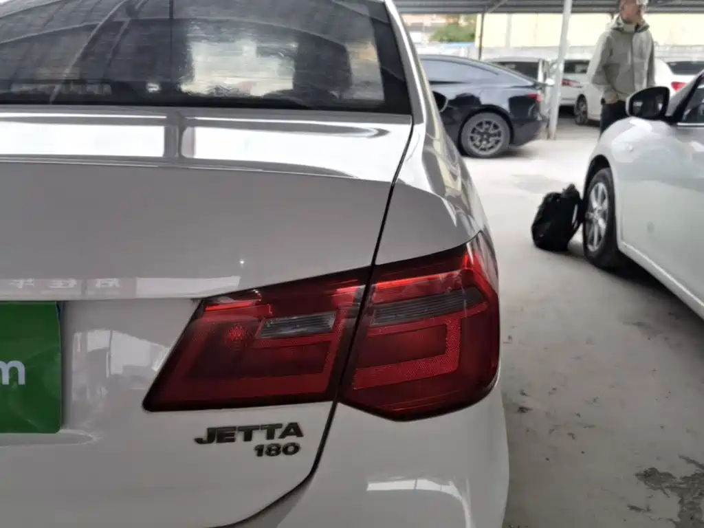 Volkswagen Jetta — миниатюра 8