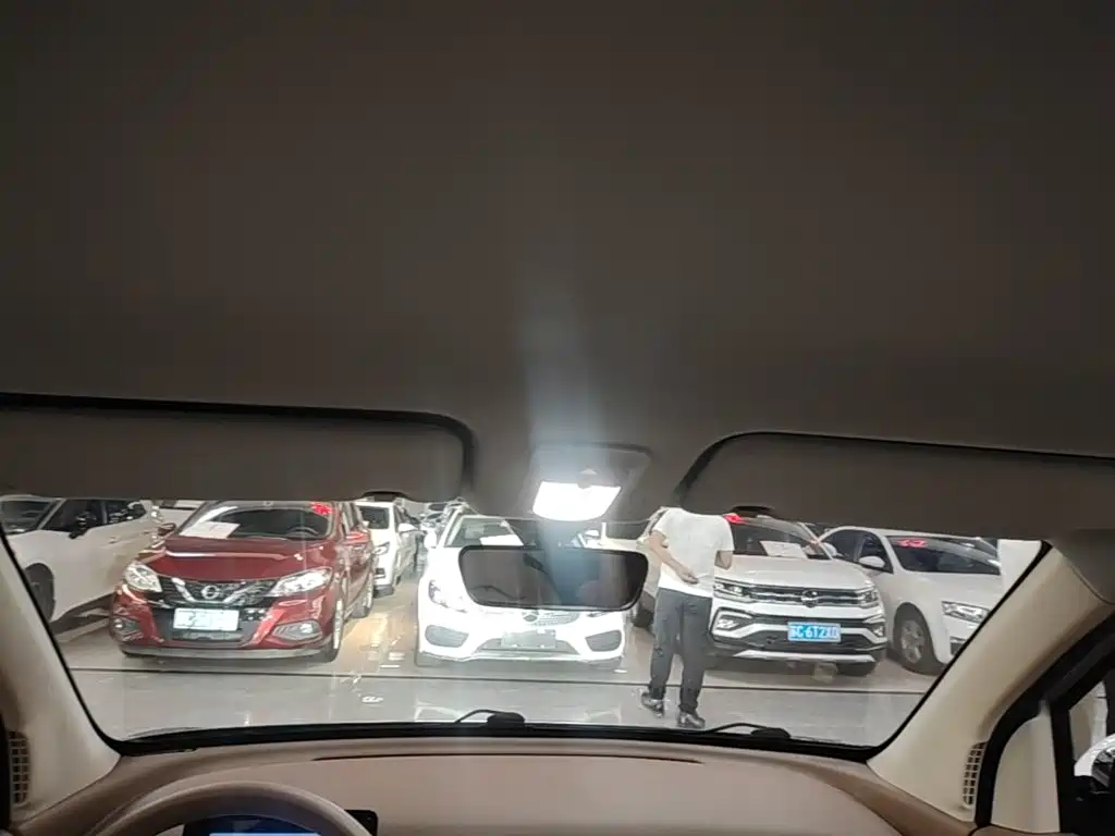 Wuling MINIEV — миниатюра 18