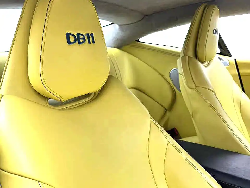 Aston Martin DB11 — миниатюра 6