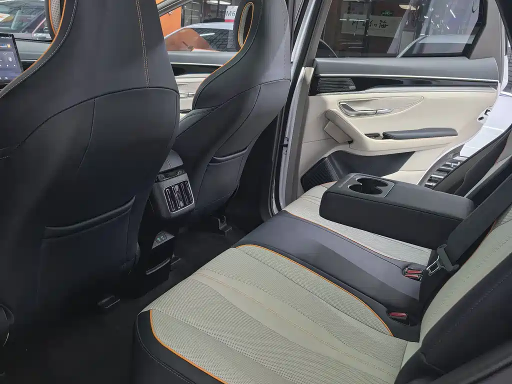 BYD PLUS New Energy — миниатюра 9