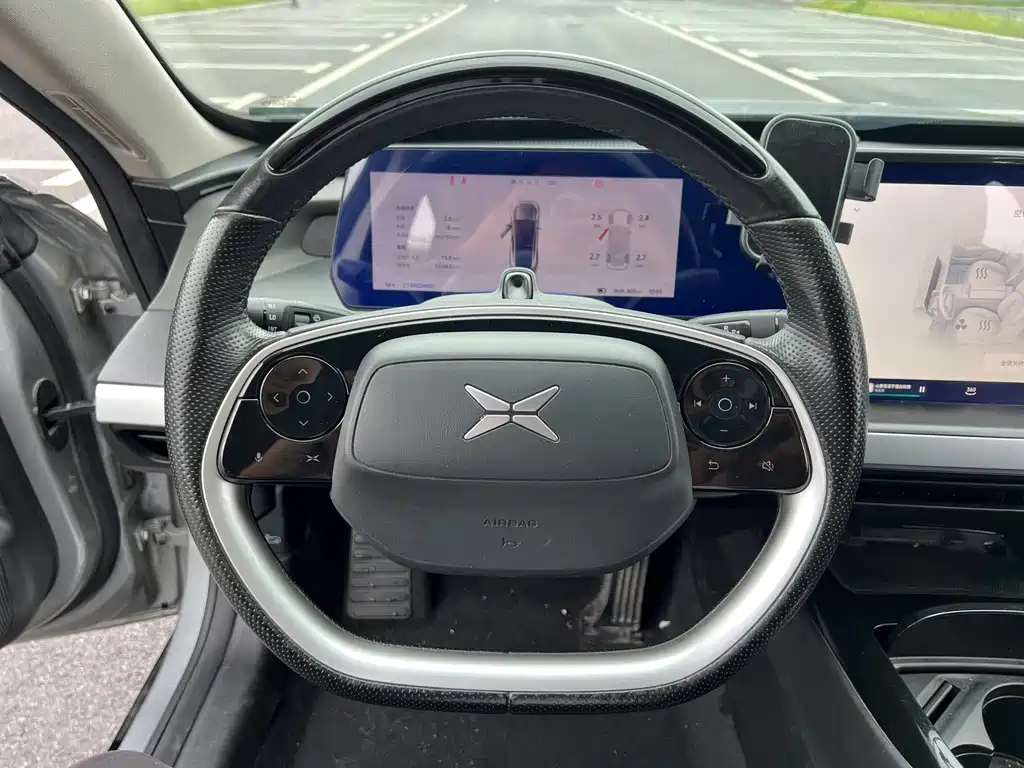 XPeng P7 — миниатюра 14