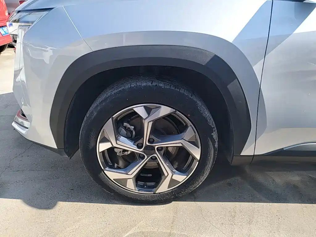 Geely Boyue L — миниатюра 23