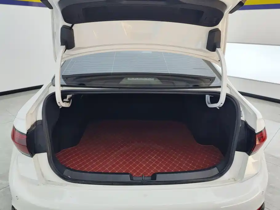 Volkswagen Sagitar — миниатюра 4