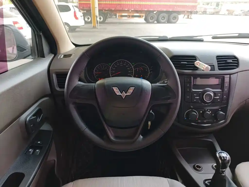Wuling Hongguang — миниатюра 11