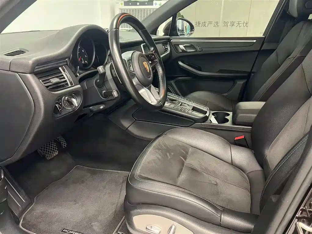 Porsche Macan — миниатюра 10