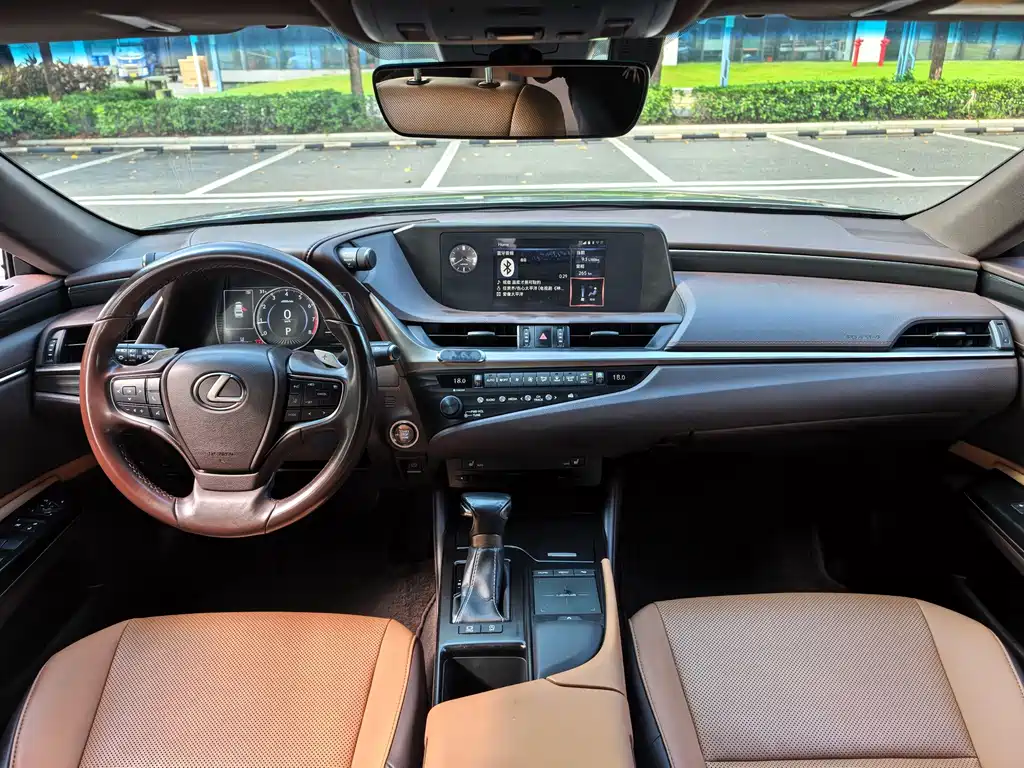 Lexus ES — миниатюра 5