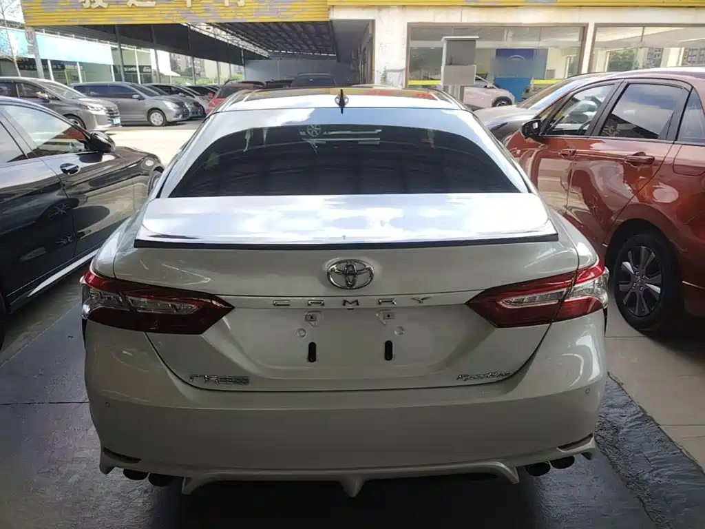 Toyota Camry — миниатюра 6