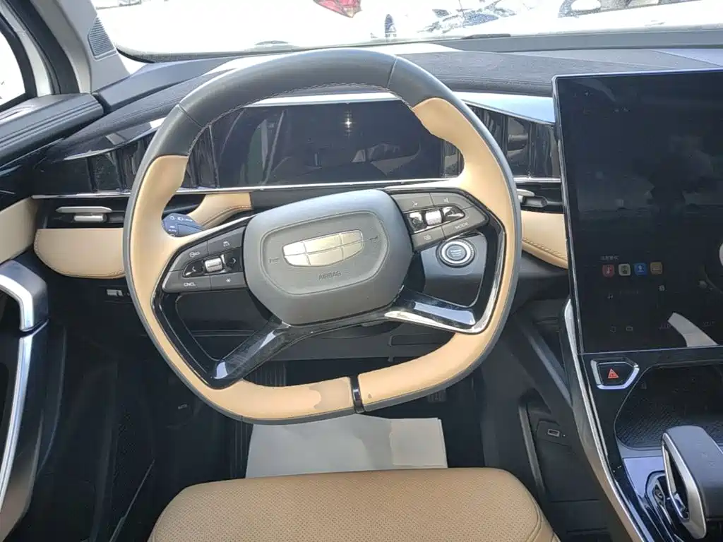 Geely Boyue L — миниатюра 11