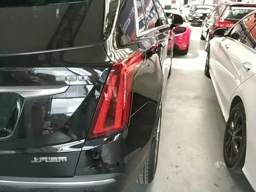 Cadillac XT5 — миниатюра 8