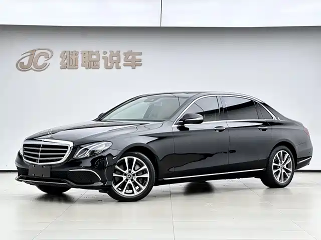 Mercedes-Benz E-Class — фото 1