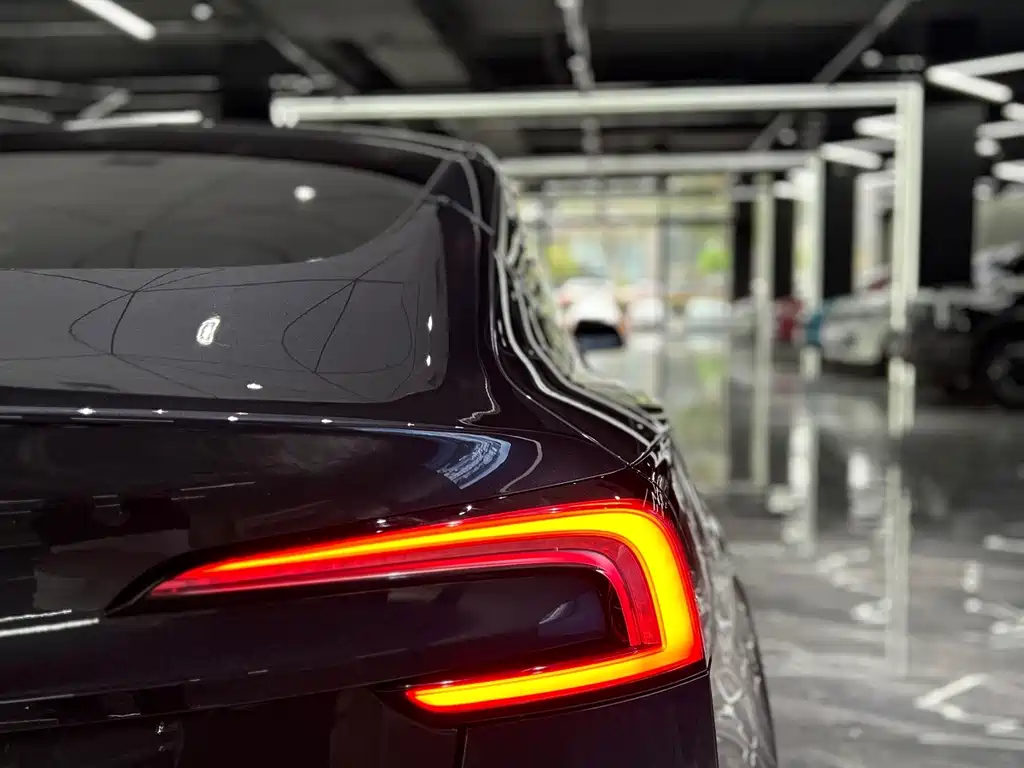 Tesla Model 3 — миниатюра 32