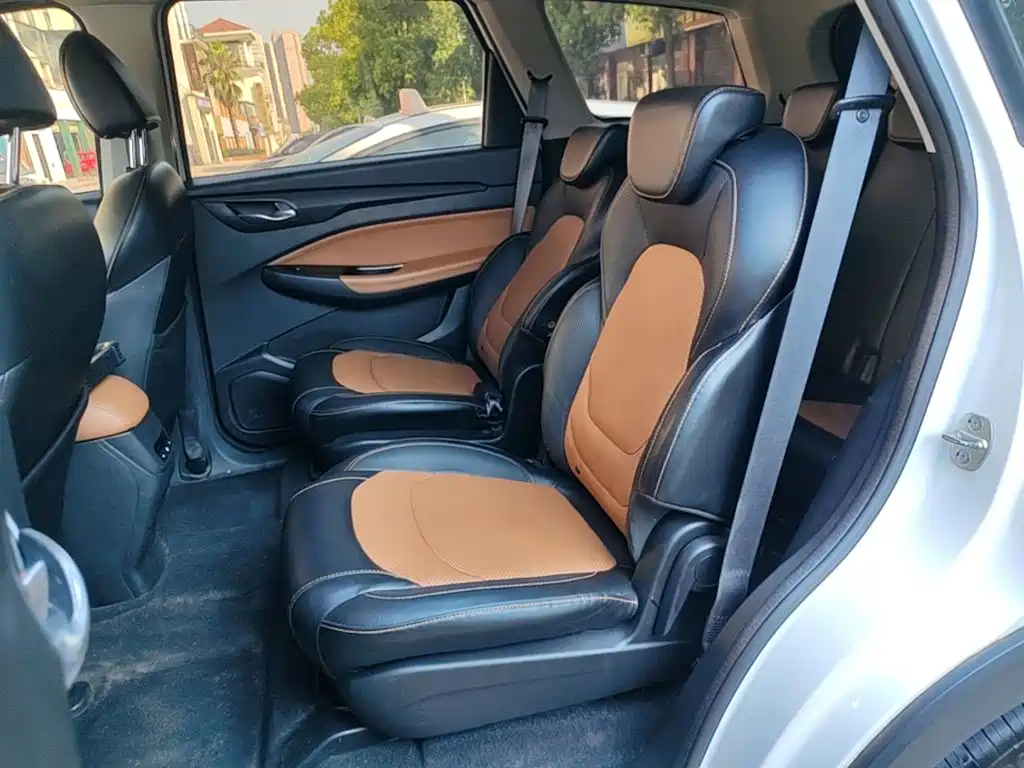 Wuling Hongguang S3 — миниатюра 17