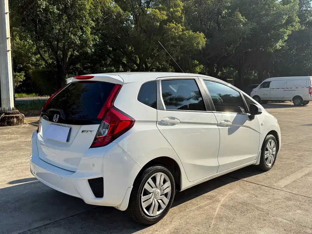 Honda Fit — миниатюра 9