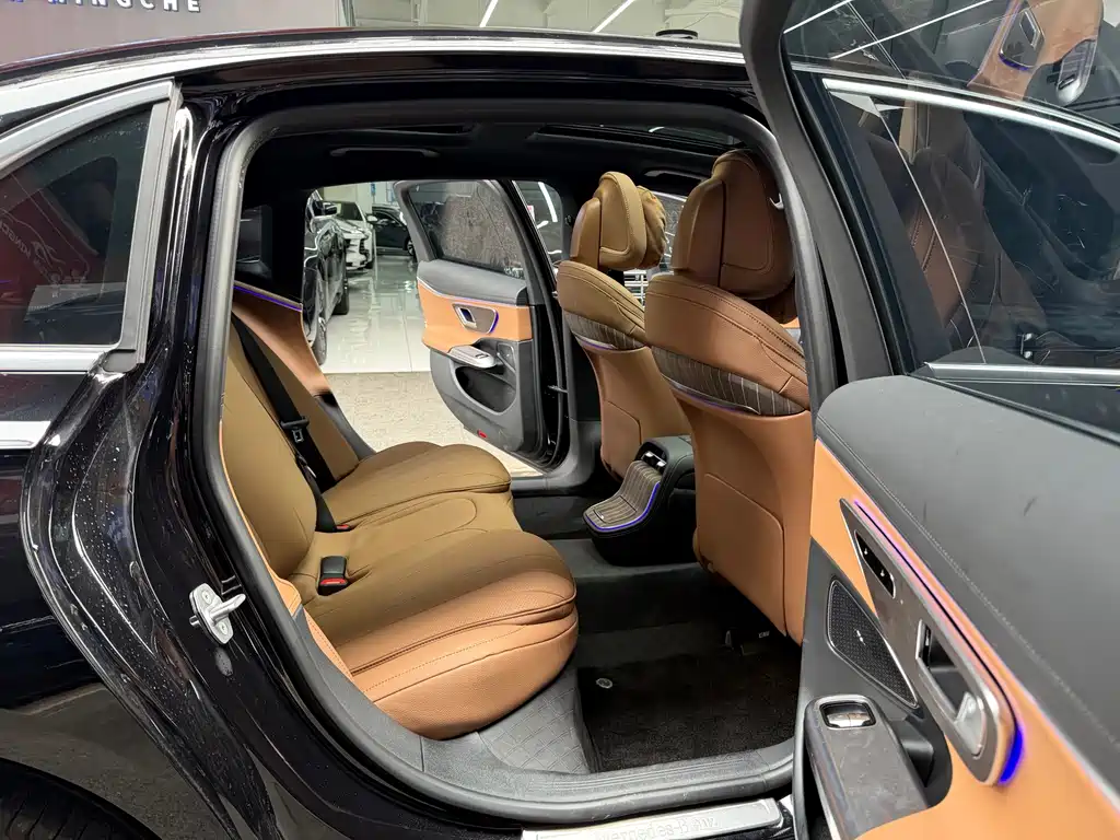 Mercedes-Benz E-Class — миниатюра 15