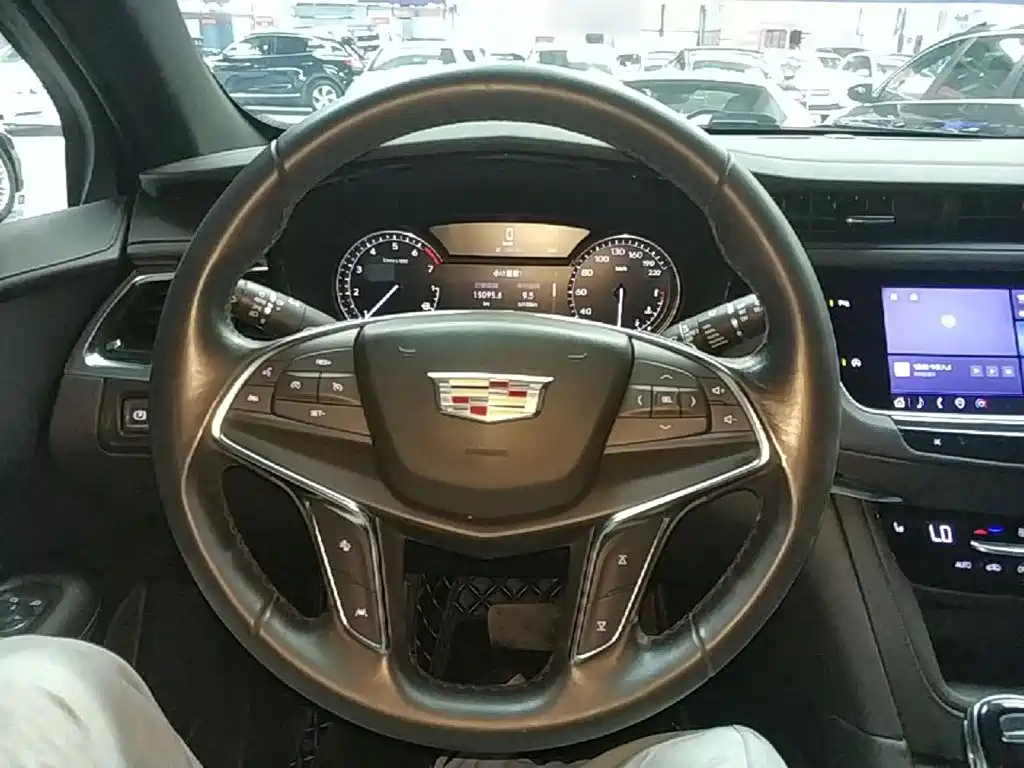 Cadillac XT5 — миниатюра 11